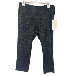 Danskin Camoflouge Capri Leggings Womens Size XL Plus Size Workout New